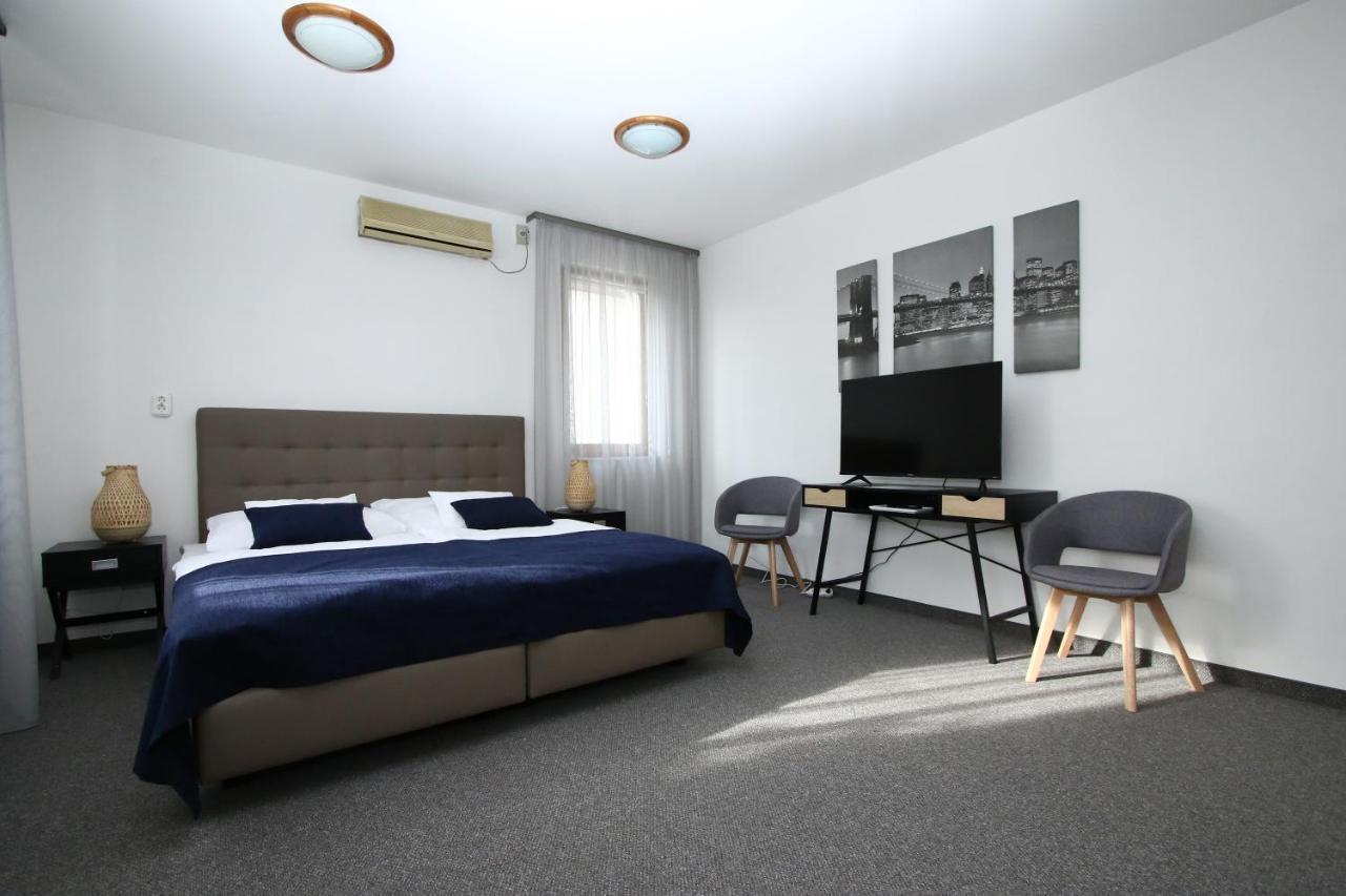 Jonathan Bed&Pizza Komárom Exteriér fotografie